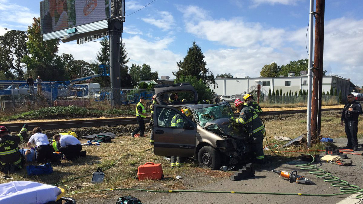 Three people injured in Hillsboro crash